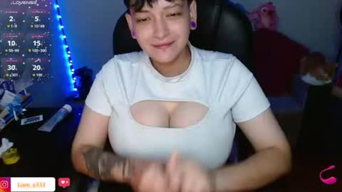 Snapshot of maylyy_kan chatting on 07.18.26 Mayle kan online show from 07.18.26