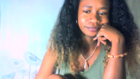 Snapshot of mayrah5 chatting on 02.04.25 mayrah online show from 02.04.25