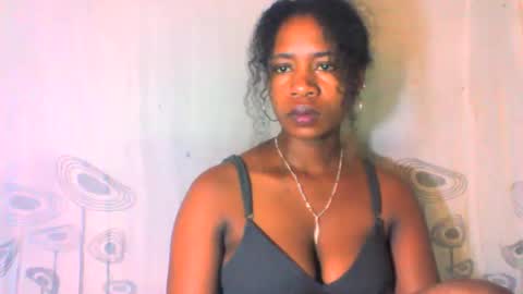 Snapshot of mayrah5 chatting on 02.06.25 mayrah online show from 02.06.25