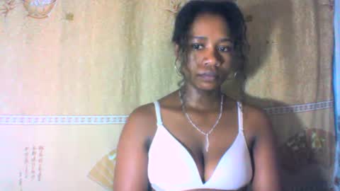 Snapshot of mayrah5 chatting on 02.13.25 mayrah online show from 02.13.25