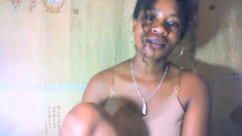 Snapshot of mayrah5 chatting on 02.18.25 mayrah online show from 02.18.25