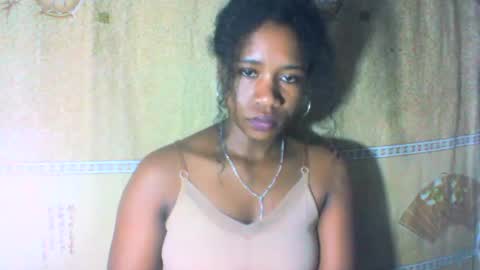 Snapshot of mayrah5 chatting on 02.18.25 mayrah online show from 02.18.25