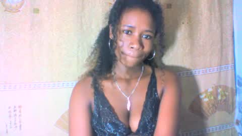 Snapshot of mayrah5 chatting on 02.20.25 mayrah online show from 02.20.25