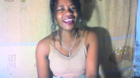 Snapshot of mayrah5 chatting on 02.26.25 mayrah online show from 02.26.25