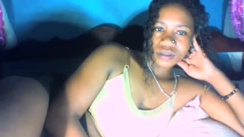 Snapshot of mayrah5 chatting on 02.26.25 mayrah online show from 02.26.25