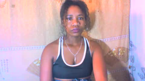 Snapshot of mayrah5 chatting on 03.02.25 mayrah online show from 03.02.25