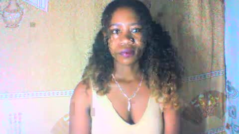 Snapshot of mayrah5 chatting on 03.03.25 mayrah online show from 03.03.25