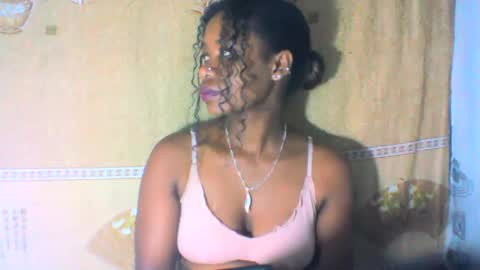 Snapshot of mayrah5 chatting on 03.07.25 mayrah online show from 03.07.25