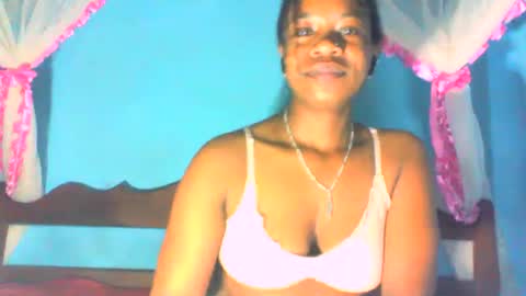 Snapshot of mayrah5 chatting on 03.07.25 mayrah online show from 03.07.25