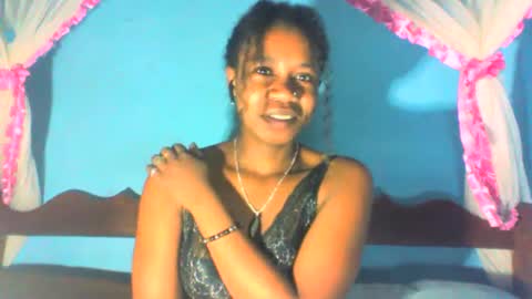 Snapshot of mayrah5 chatting on 03.08.25 mayrah online show from 03.08.25