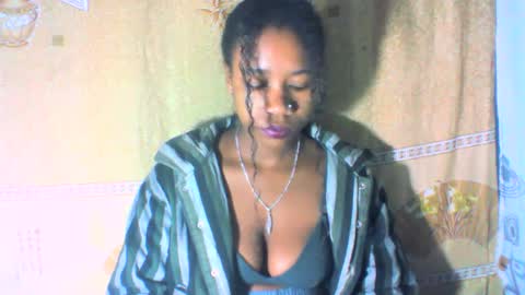 Snapshot of mayrah5 chatting on 03.09.25 mayrah online show from 03.09.25