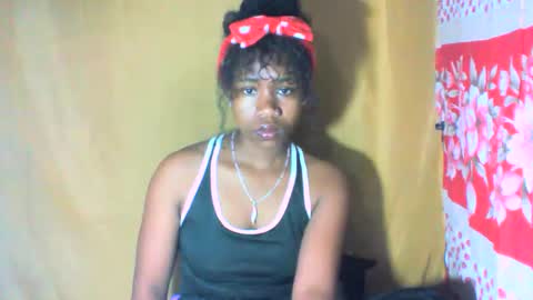 Snapshot of mayrah5 chatting on 09.17.25 mayrah online show from 09.17.25