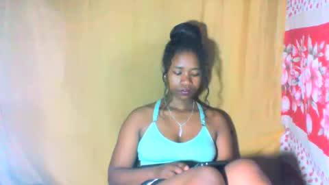 Snapshot of mayrah5 chatting on 10.09.25 mayrah online show from 10.09.25