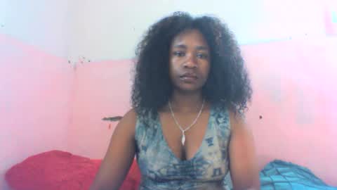 Snapshot of mayrah5 chatting on 11.09.25 mayrah online show from 11.09.25