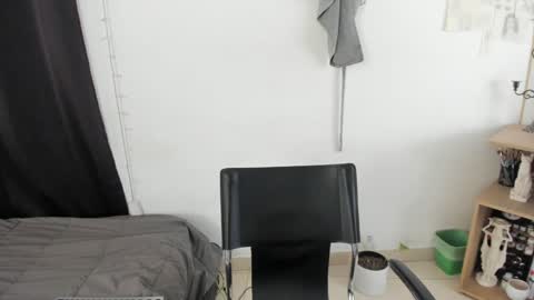 Snapshot of mazikeen_18 chatting on 12.24.24 mazikeen_18 online show from 12.24.24