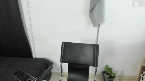 Snapshot of mazikeen_18 chatting on 03.11.25 mazikeen_18 online show from 03.11.25