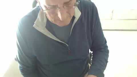 Snapshot of mbeastie chatting on 03.06.25 Beastie online show from 03.06.25