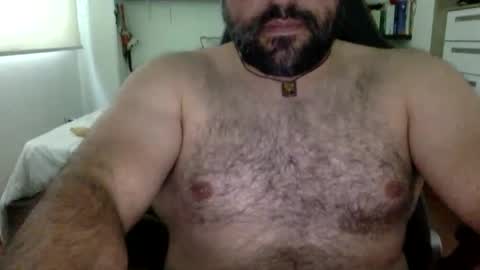 Snapshot of mbotve chatting on 10.16.25 VzlaMan online show from 10.16.25