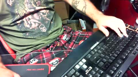 Snapshot of mcbethtime chatting on 07.24.26 mcbethtime online show from 07.24.26