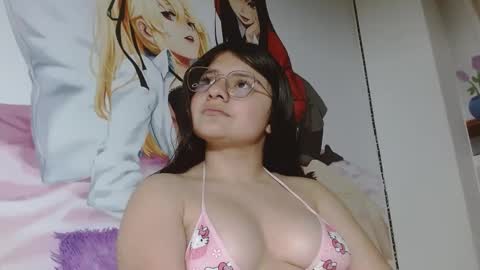 Snapshot of mckennahot303av chatting on 03.11.25 mackenna av online show from 03.11.25