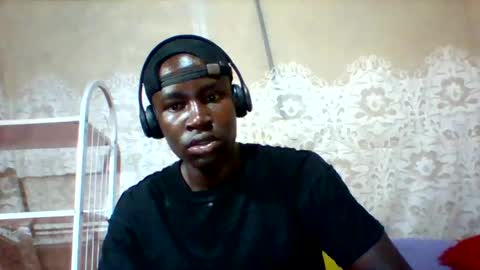 Snapshot of mclntz_bbc chatting on 03.08.25 mclntz_bbc online show from 03.08.25