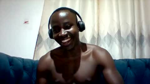 Snapshot of mclntz_bbc chatting on 10.08.25 mclntz_bbc online show from 10.08.25