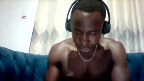 Snapshot of mclntz_bbc chatting on 10.19.25 mclntz_bbc online show from 10.19.25