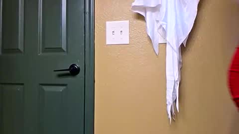 Snapshot of mclovinmackay chatting on 11.04.25 mclovinmackay online show from 11.04.25