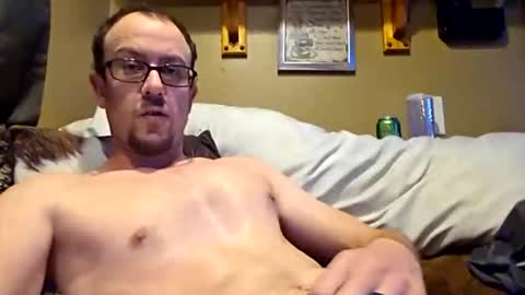 Snapshot of mclovinmackay chatting on 11.15.25 mclovinmackay online show from 11.15.25