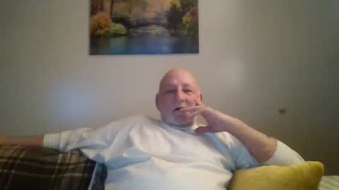 Snapshot of mdane99 chatting on 02.18.25 mdane99 online show from 02.18.25