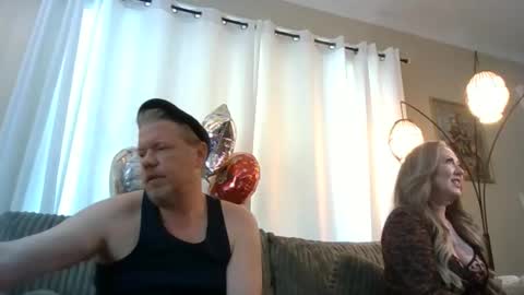Snapshot of me2283 chatting on 05.30.26 me2283 online show from 05.30.26