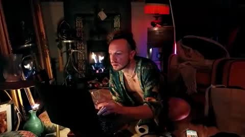 Snapshot of me586790 chatting on 03.03.26 English Arse Play online show from 03.03.26