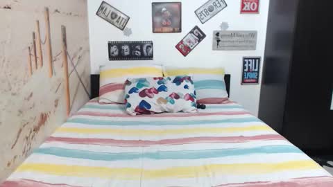 Snapshot of meaowmela chatting on 09.26.25 MeaowMela online show from 09.26.25