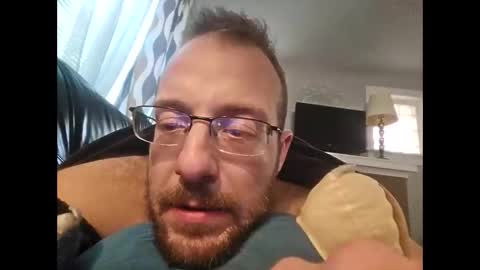 Snapshot of meatinyourgrill chatting on 10.22.25 meatinyourgrill online show from 10.22.25