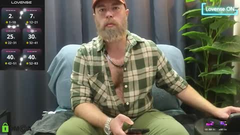 Snapshot of meaty_roll chatting on 10.14.25 Meaty Roll online show from 10.14.25