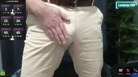 Snapshot of meaty_roll chatting on 10.25.25 Meaty Roll online show from 10.25.25