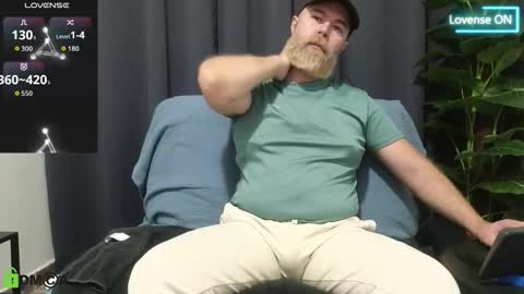 Snapshot of meaty_roll chatting on 10.27.25 Meaty Roll online show from 10.27.25