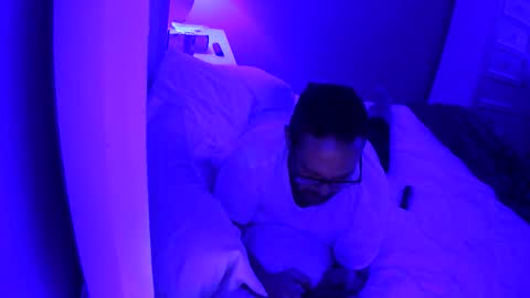 Snapshot of mecrago chatting on 11.18.25 mecrago online show from 11.18.25