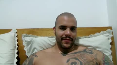 Snapshot of medellindrak chatting on 02.01.25 filippoae online show from 02.01.25