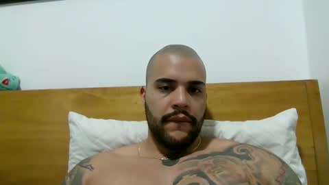 Snapshot of medellindrak chatting on 02.15.25 filippoae online show from 02.15.25