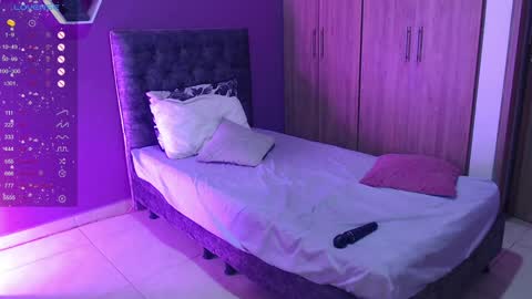 medelyn  Instagram mady evans13 online show from 12.21.24