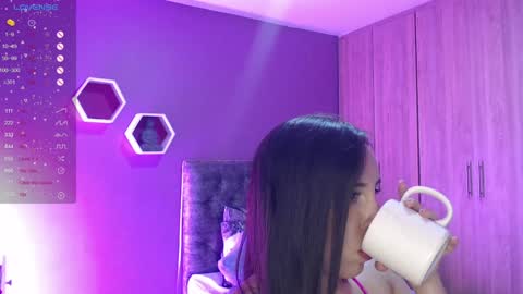 medelyn  Instagram mady evans13 online show from 02.07.25