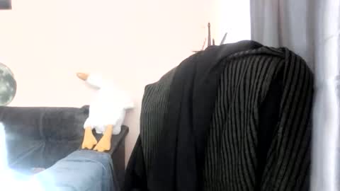 Snapshot of medjik_lool chatting on 10.29.25 Oltereodora-lima online show from 10.29.25