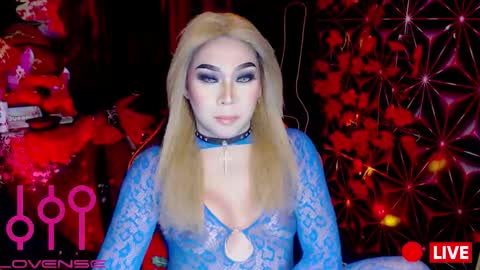 THE QUEEN ALPHA   Queen Medusa Prey online show from 12.20.25