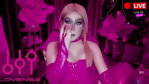 THE QUEEN ALPHA   Queen Medusa Prey online show from 04.21.26