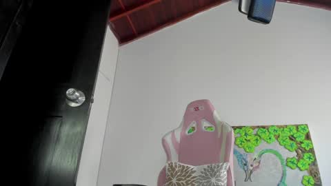 Snapshot of meduza_sexy_caramel chatting on 12.20.24 Baio online show from 12.20.24
