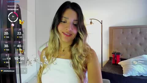 Snapshot of meduza_sexy_caramel chatting on 03.08.25 Baio online show from 03.08.25