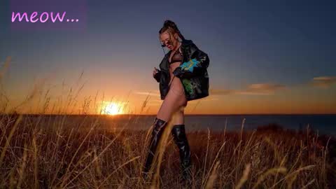 Sweet Meow nonude online show from 10.17.25