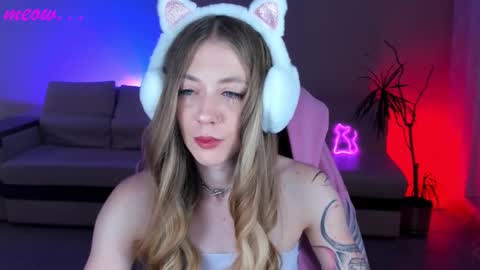 Sweet Meow nonude online show from 11.21.25