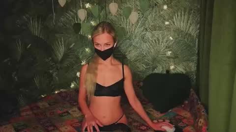 Snapshot of meeeewmeeeeow chatting on 10.02.25 meeeewmeeeeow online show from 10.02.25